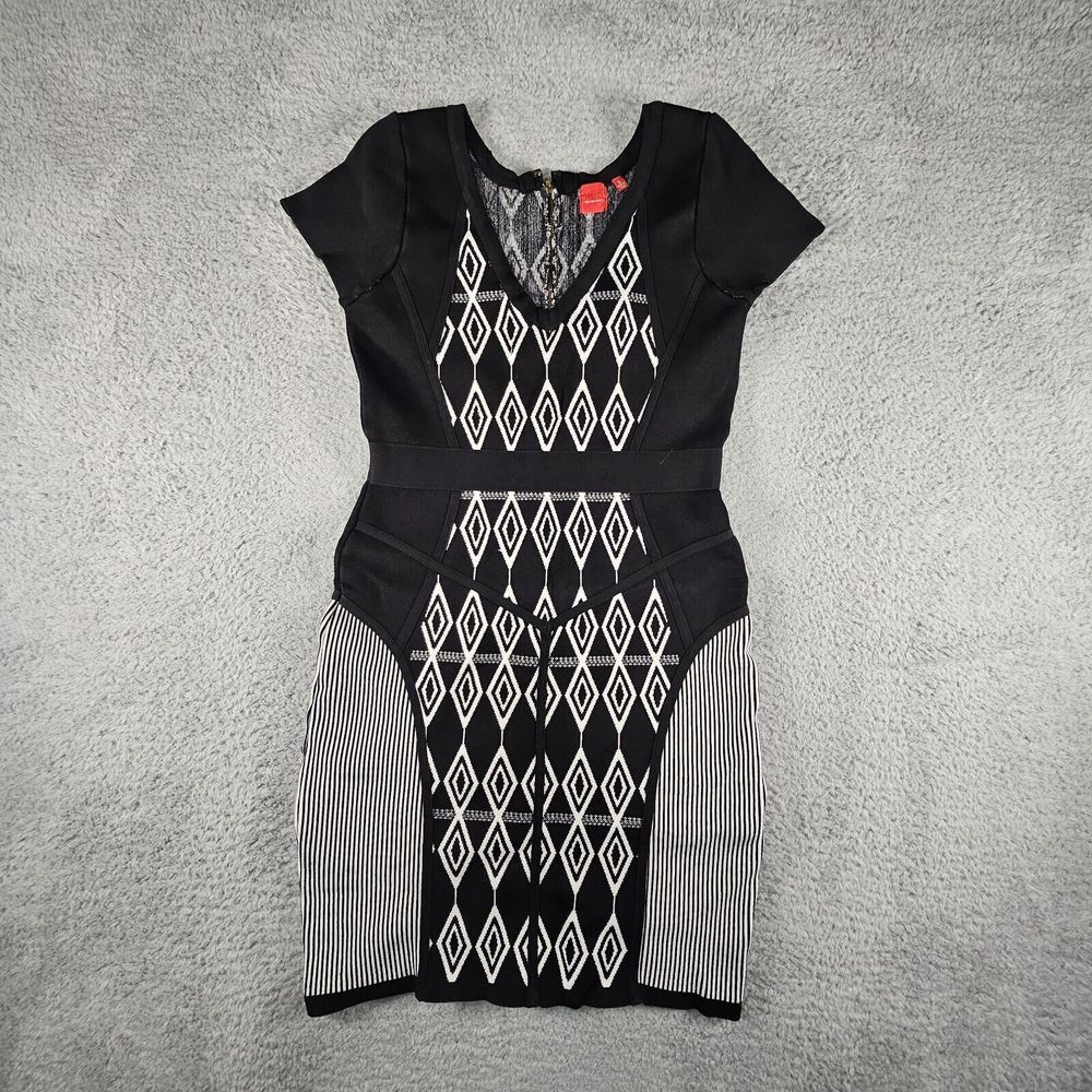 Saks‎ Fifth Avenue Dress L Black White Scuba Geometric V Neck Romantic Old Money